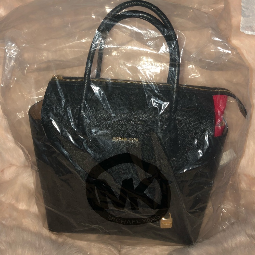 MK w/ORGANIZER DONT BUY! For Glitzmommy :)